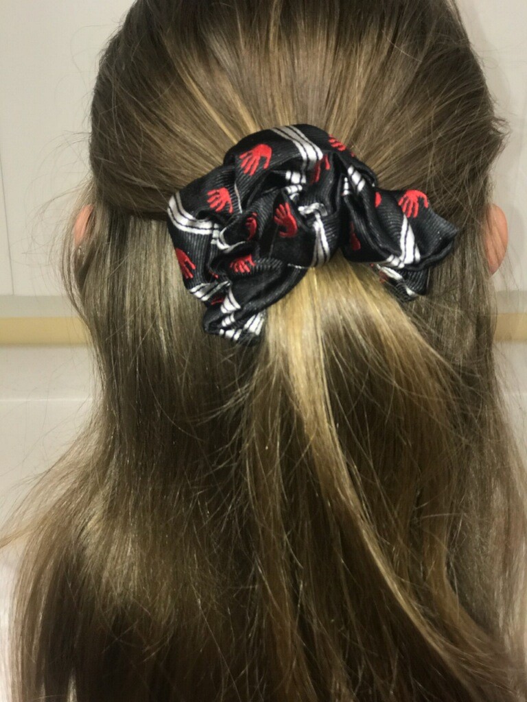 BoStrong scrunchie